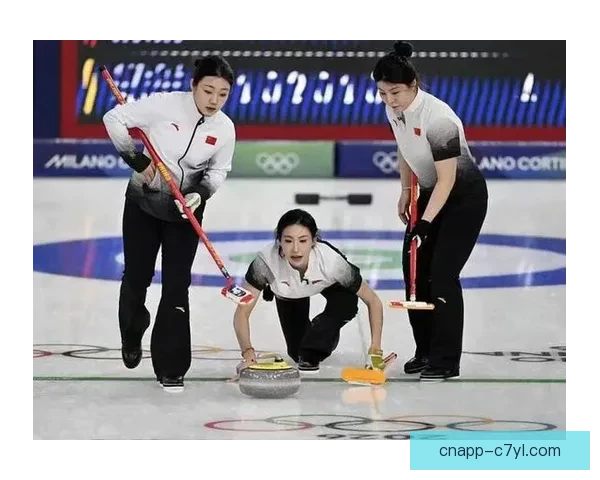 中国冰壶女队逆转意大利 循环赛2胜1负